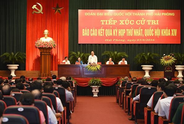 Thủ tướng Chính phủ Nguyễn Xuân Phúc tiếp xúc cử tri tại Hải Phòng - ảnh 1